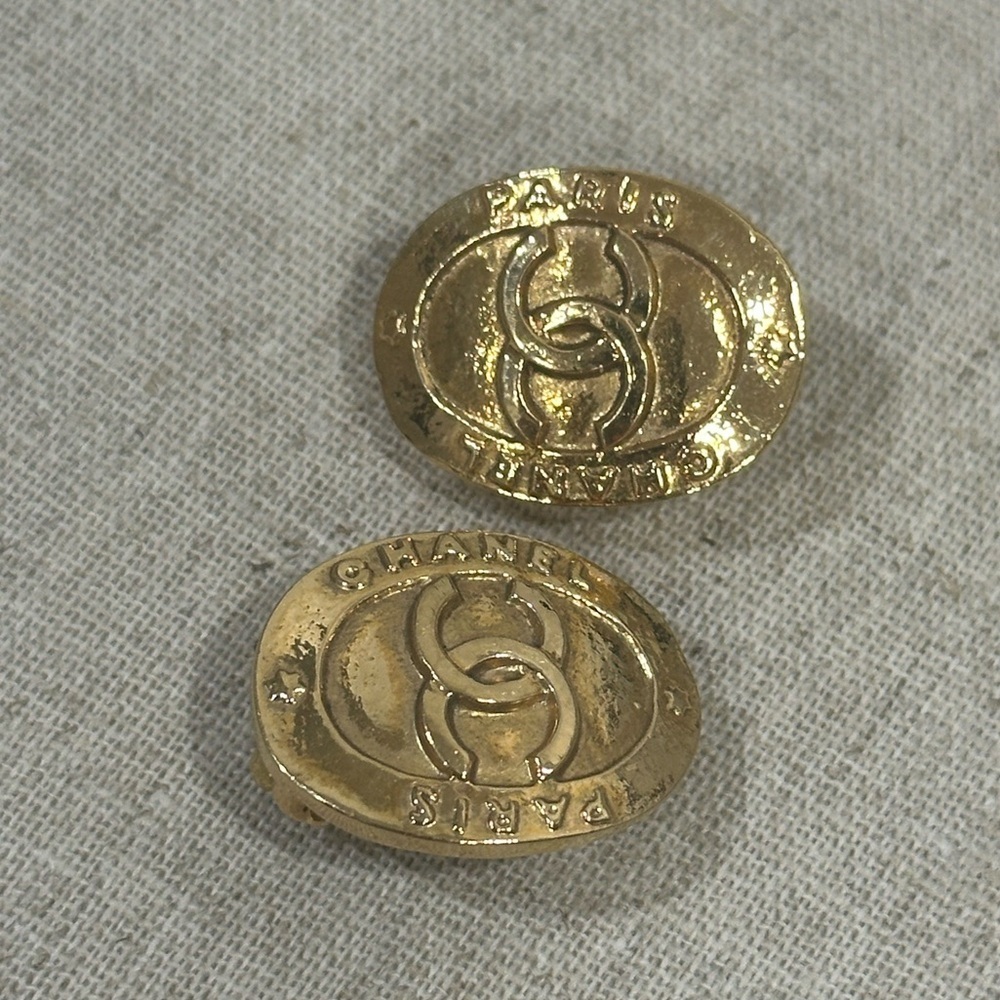 Chanel‎ Vintage CC Logo Paris Oval Clip-on Goldtone Earrings